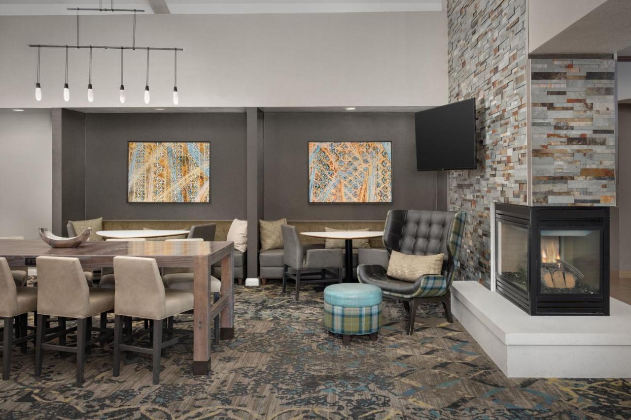 Hotel By Marriott Airport 3*