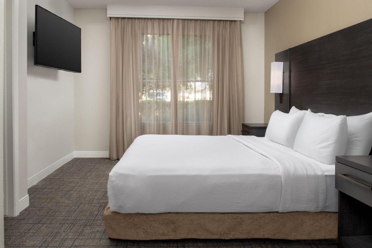 By Marriott Airport Hotel Phoenix