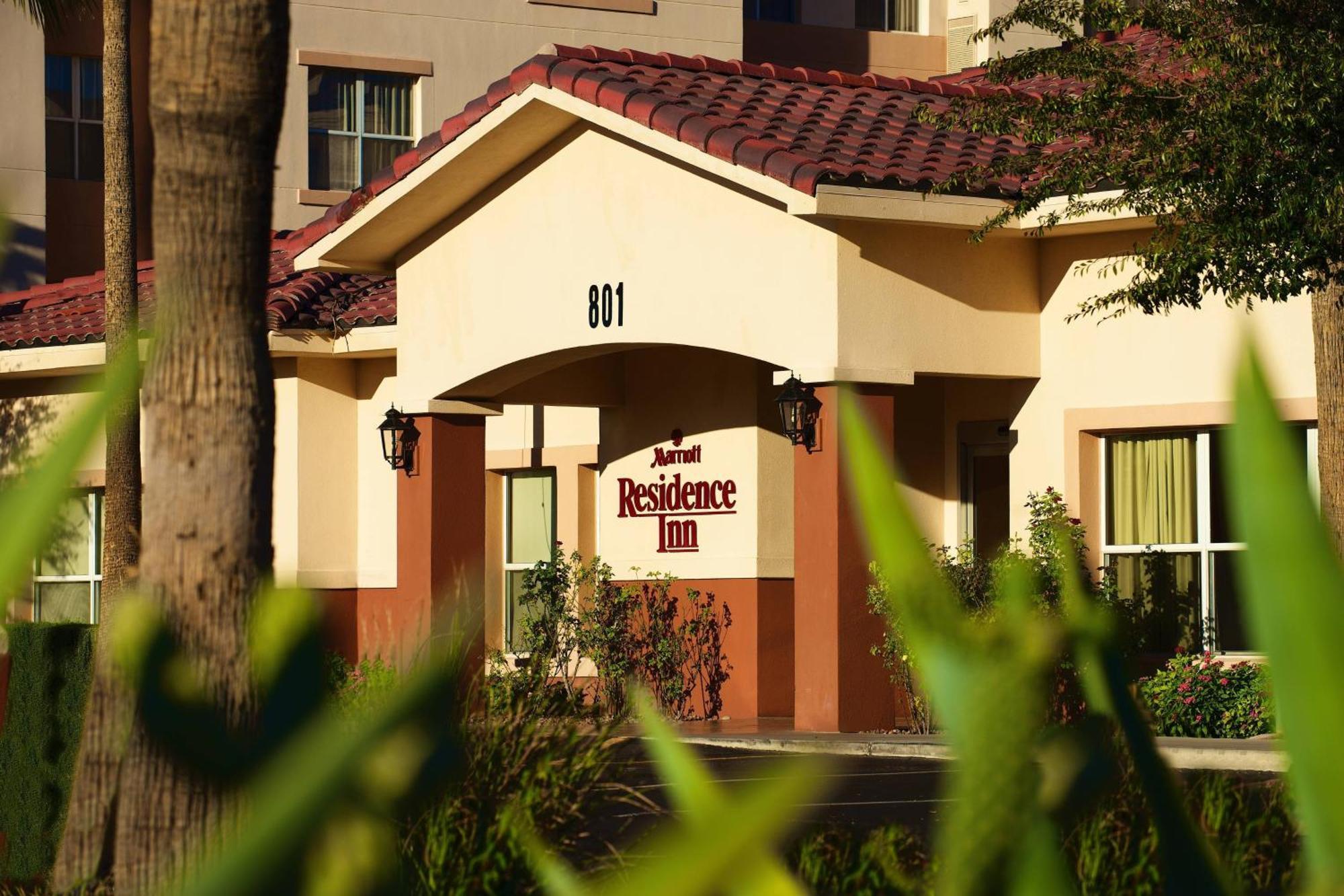 By Marriott Airport Hotel