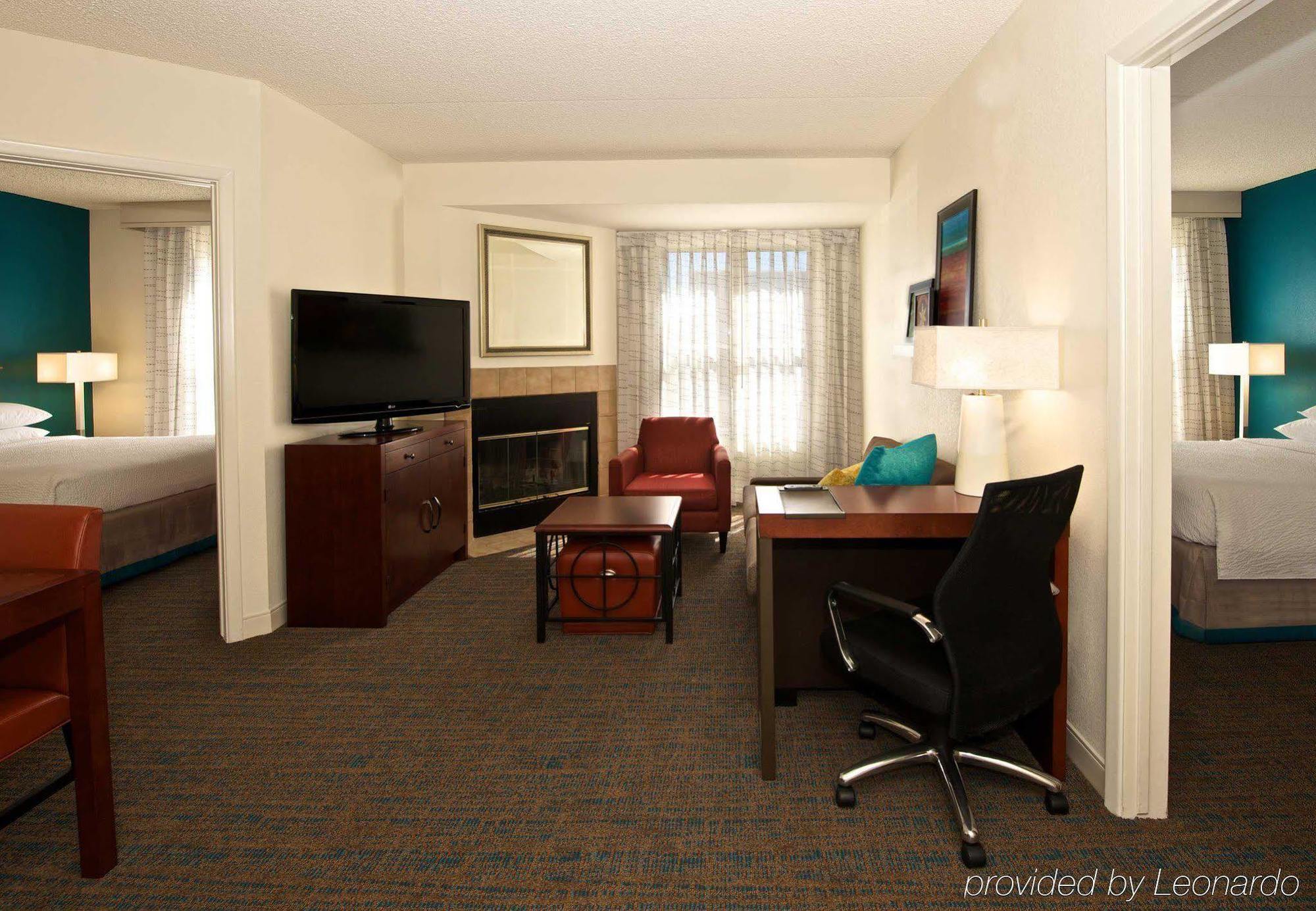 By Marriott Airport Hotel