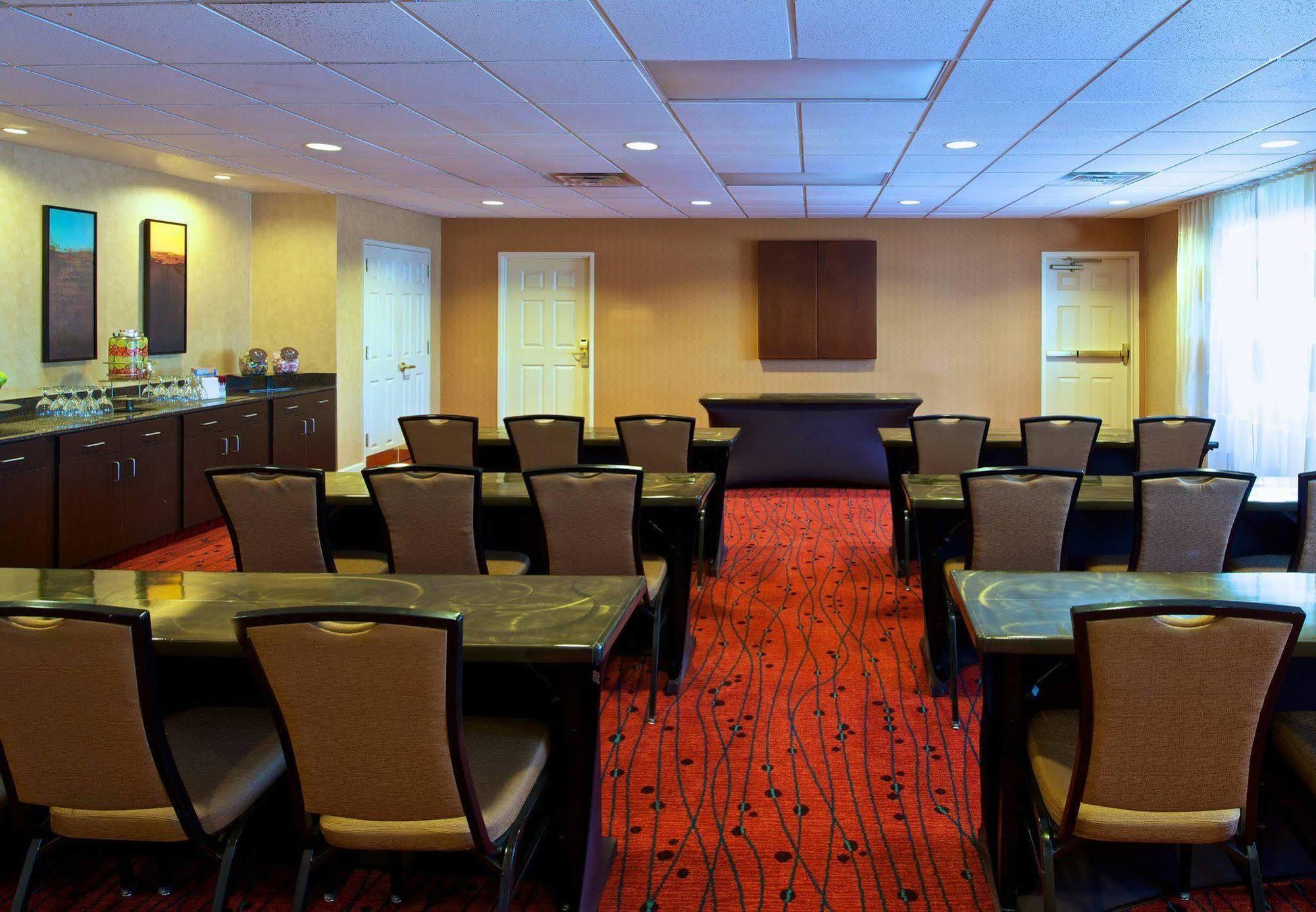By Marriott Airport 3* Phoenix