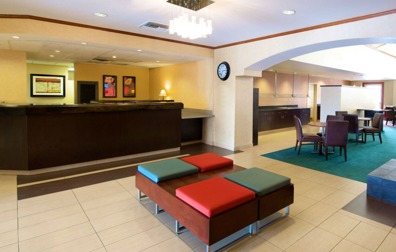 Hotel By Marriott Airport 3*