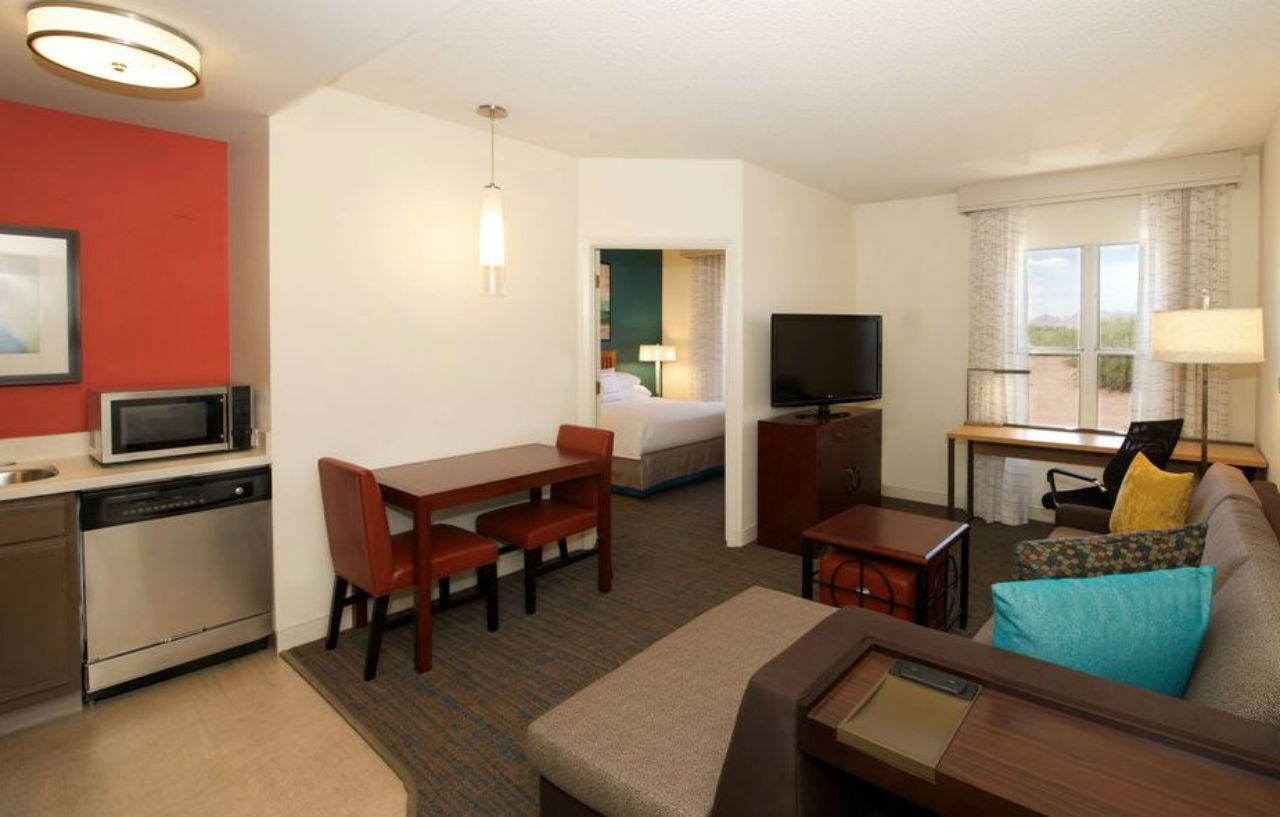 Hotel By Marriott Airport